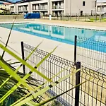 アパート Poolvision